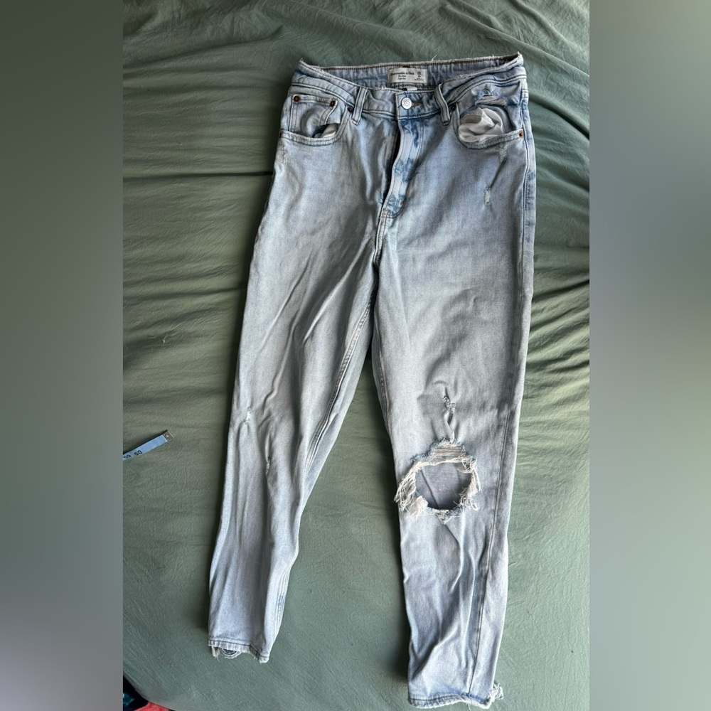 Abercrombie and fitch curve love mom jeans. Size 6